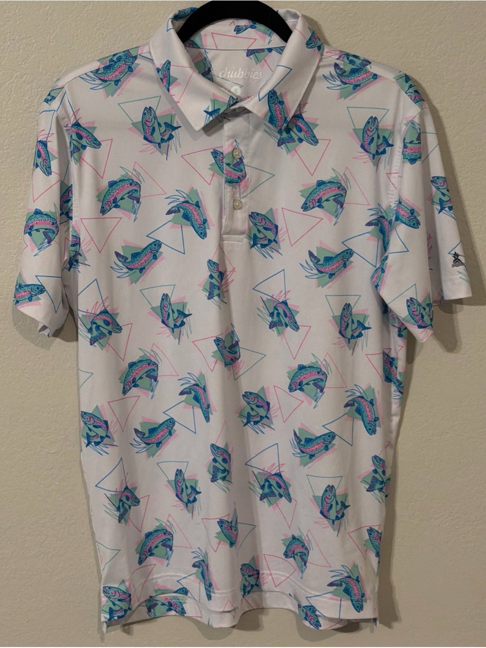 Chubbies Men’s The Trout Dipper Performance Polo 2.0 Shirt White Blue Pink Small